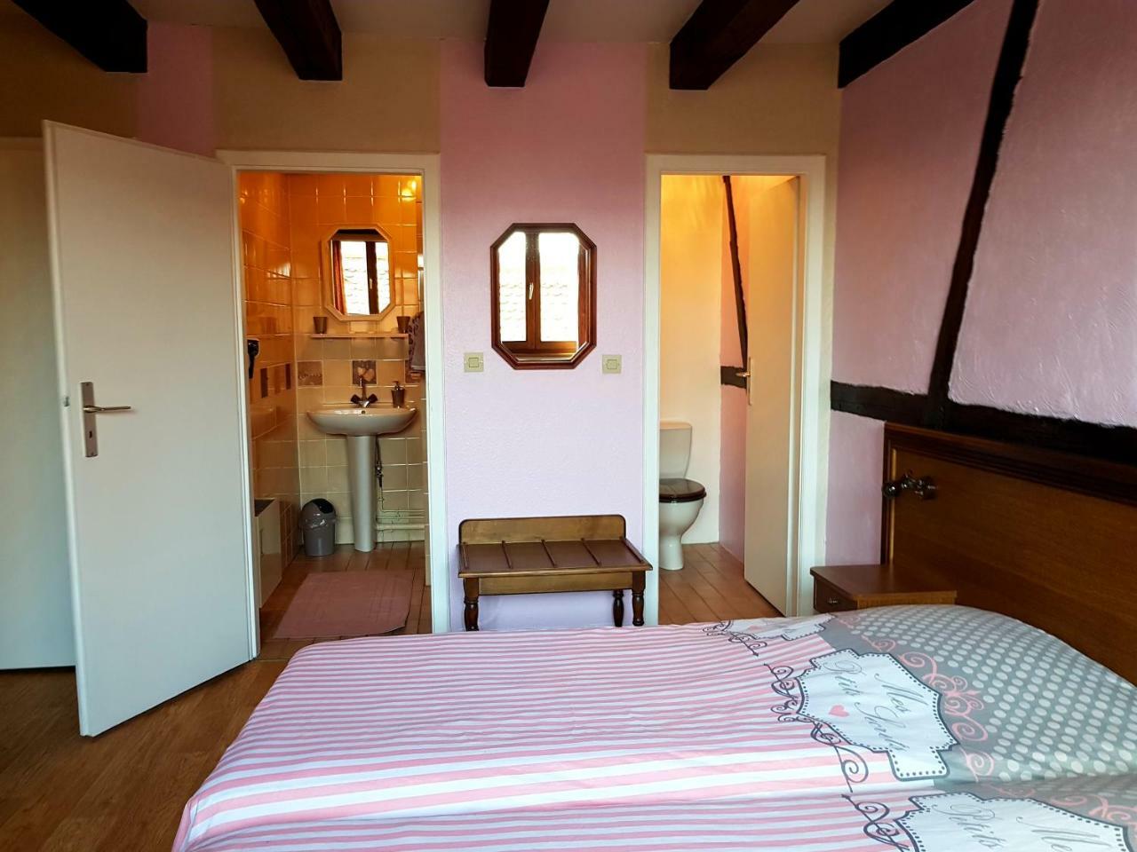 Bed and Breakfast Au Cep De Vigne Рикевир Экстерьер фото